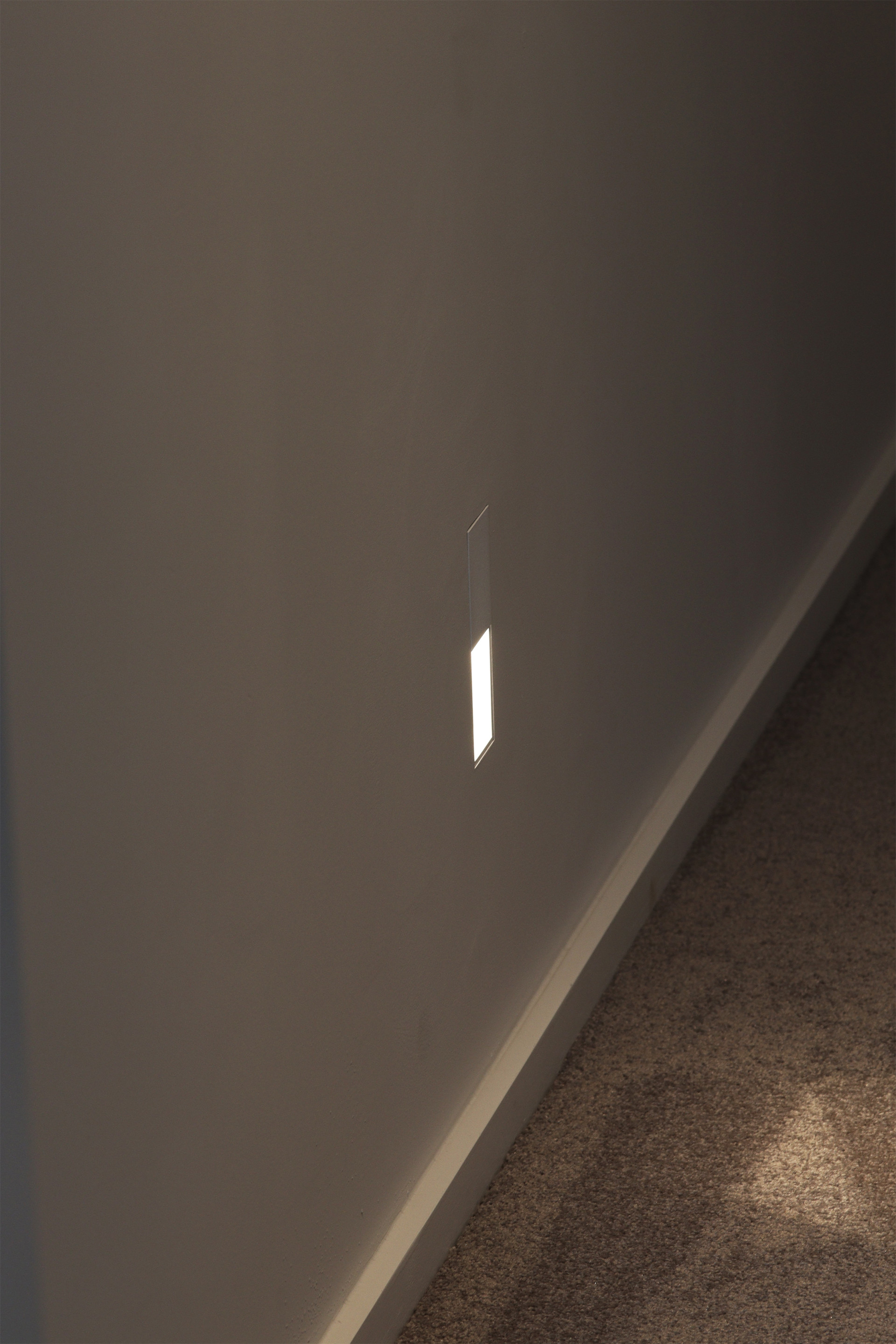boa wall trimless